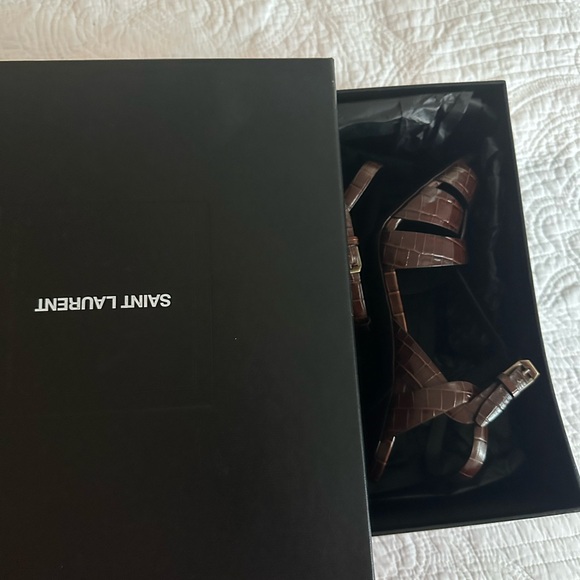Saint Laurent
Tribute 105MM Croc-Embossed Leather Sandals - Picture 8 of 11
